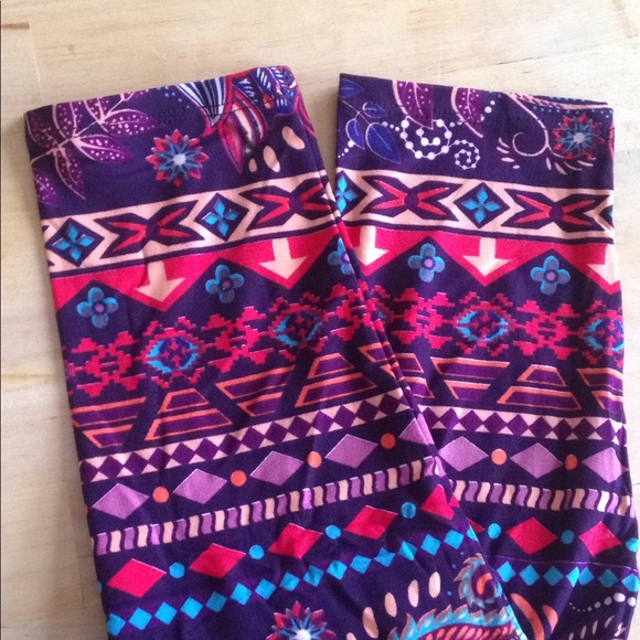 💥 LAST ONE 💥✨PLUS✨ Paisley Feather Mix Leggings - Picture 6 of 8